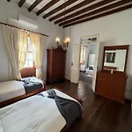 Casa Antigua