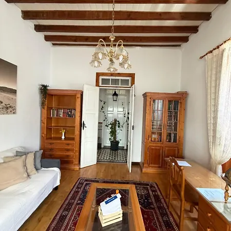 Casa Antigua *