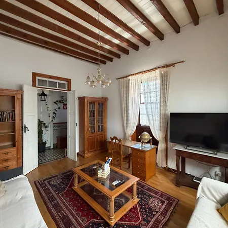 Casa Antigua *